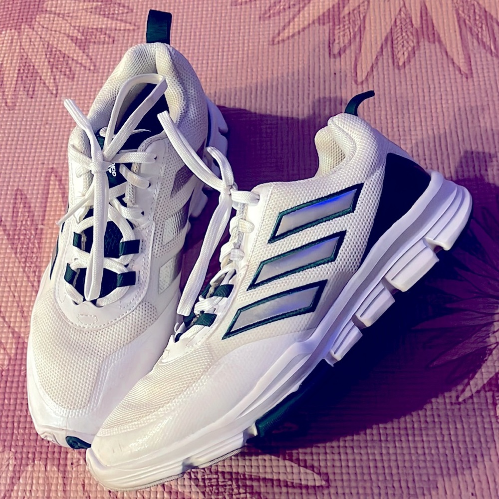 Vintage Adidas shoes like new size 9